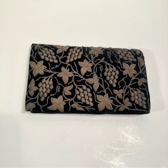 Jagat Narain silver thread embroidery grapes/vines Zardozi Zari clutch - Picture 10 of 12